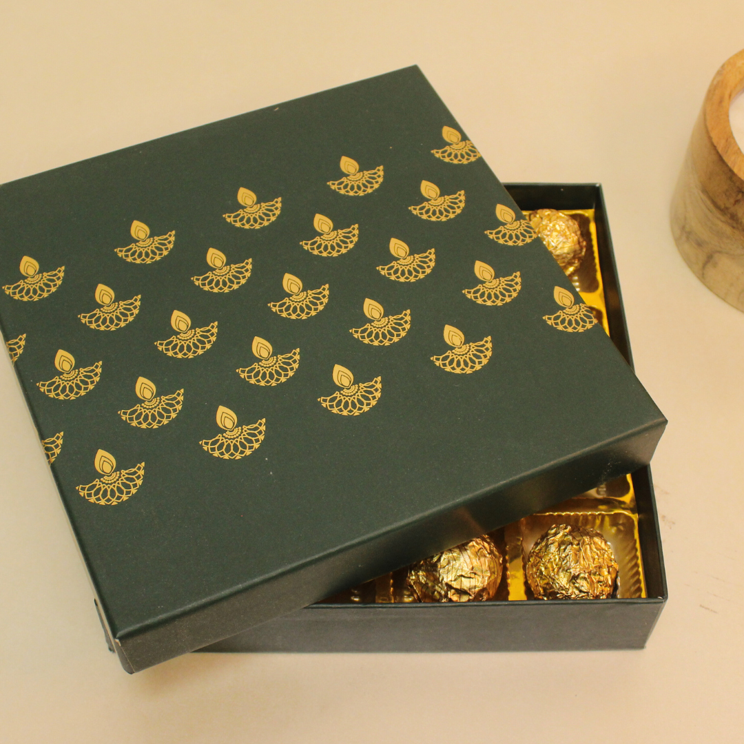 16 Cavity Rigid Chocolate Box (7.5x7.5x1.5 Inches)
