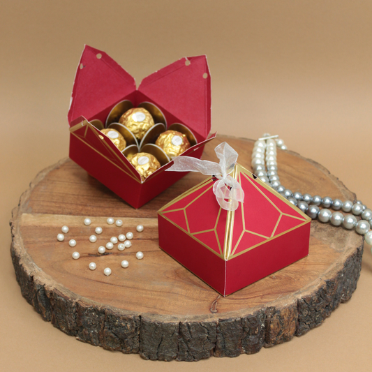 4 Cavity Chocolate Pyramid Box (3.2x3.2x1.2 Inches)