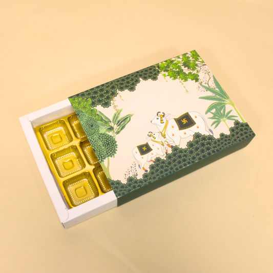 12 Cavity Chocolate Box | 8.5x6.5x1.5 Inches