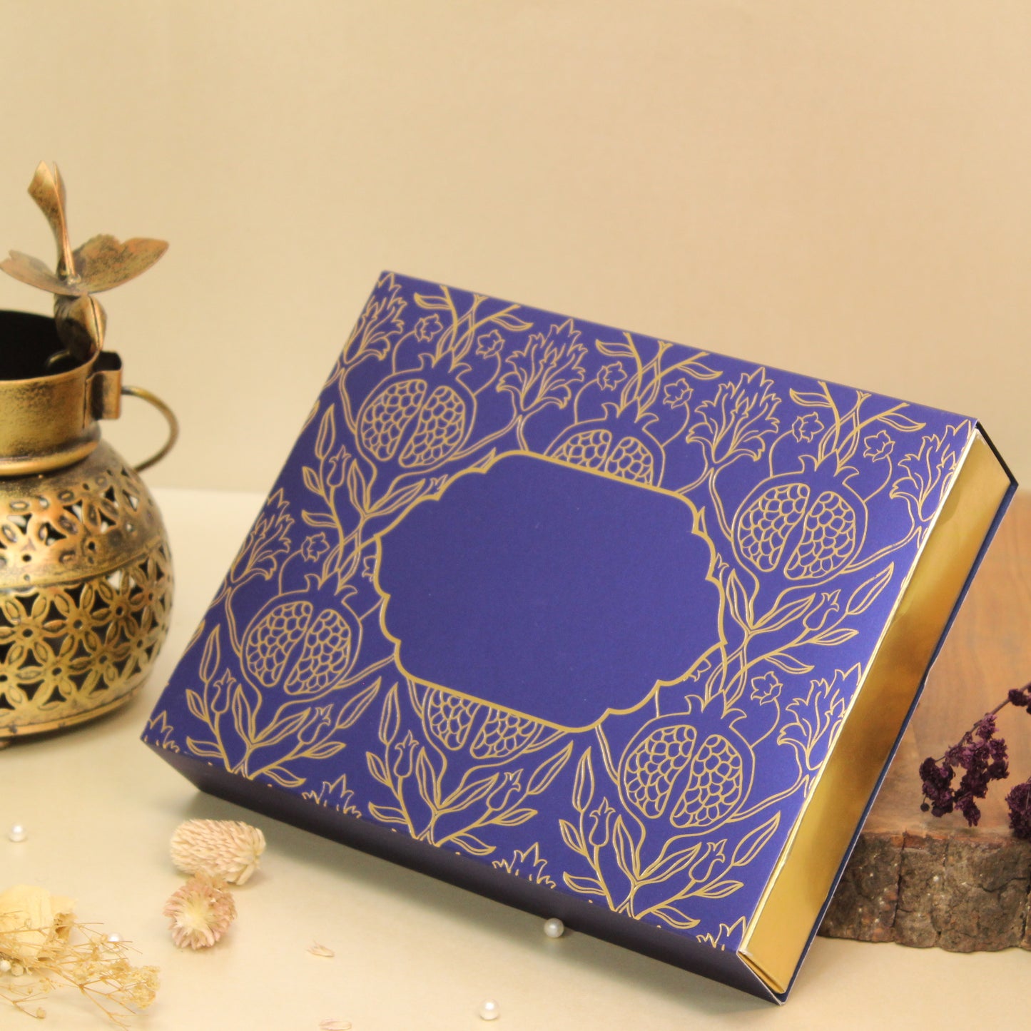Anar Foil  Box (8.5x6.5x1.5 Inches)