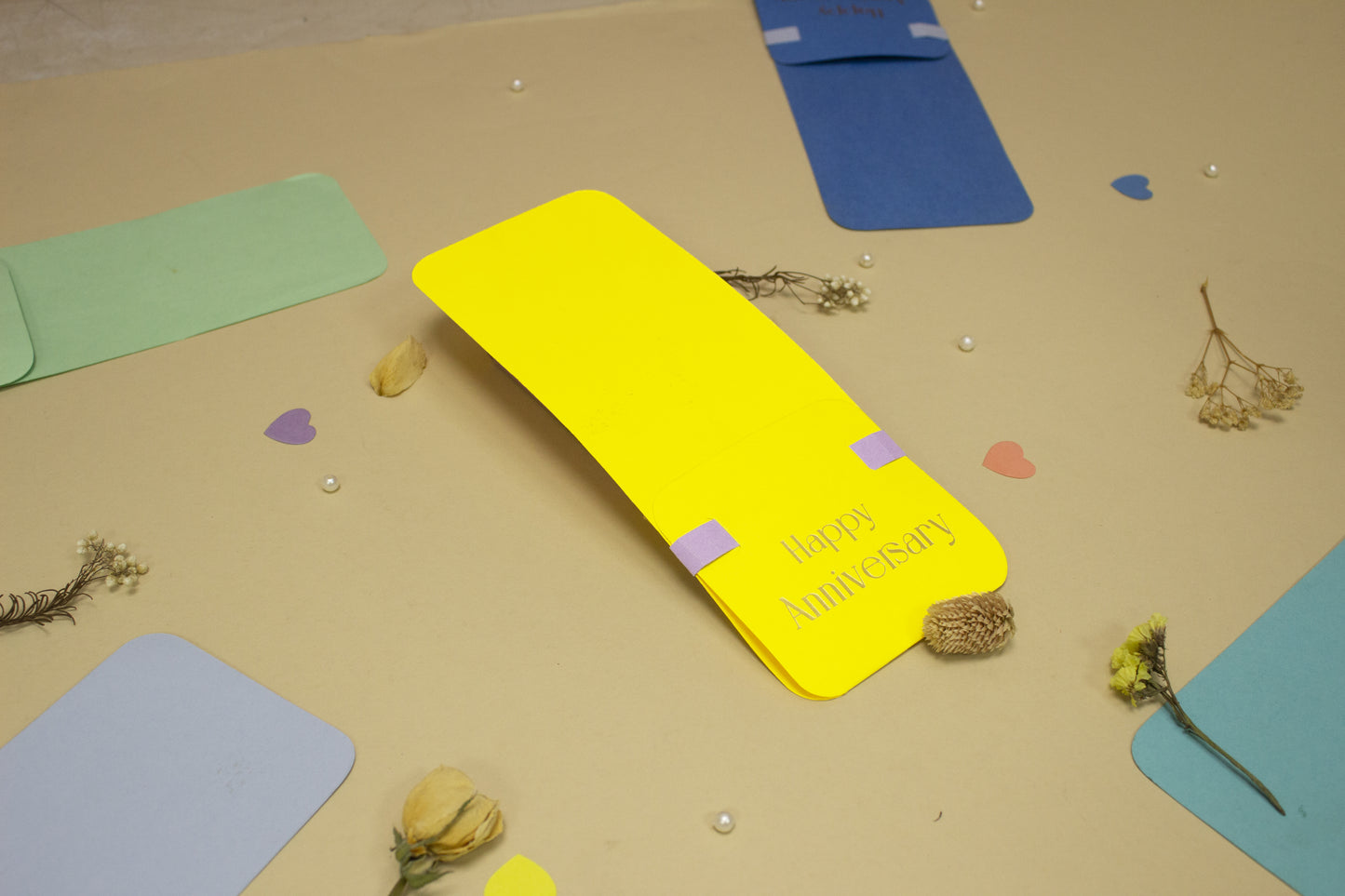 Assorted Flower Holder Postcard (9X3.5 INCHES)