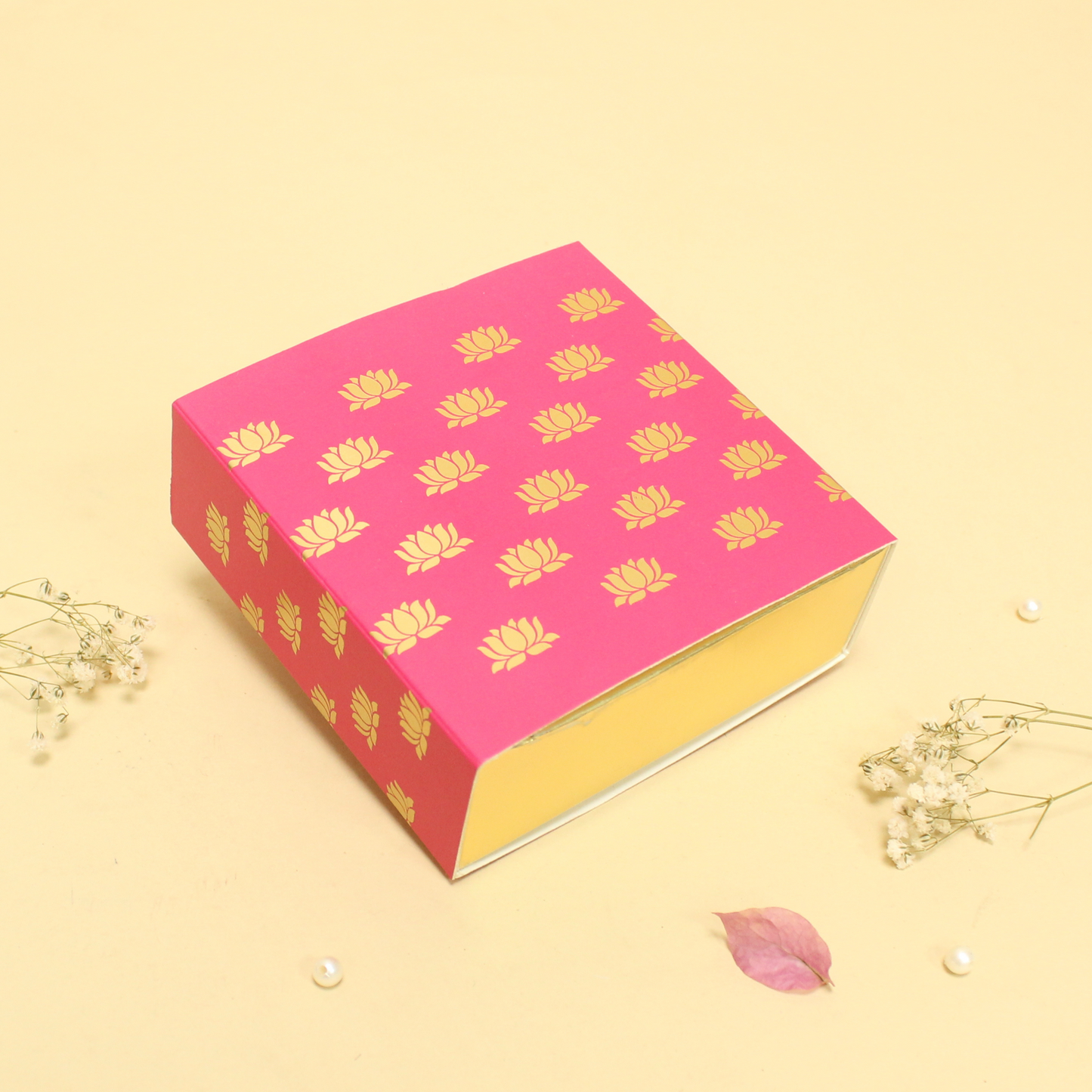 4 Cavity Chocolate Box (4.5x4.5x1.5 Inches)